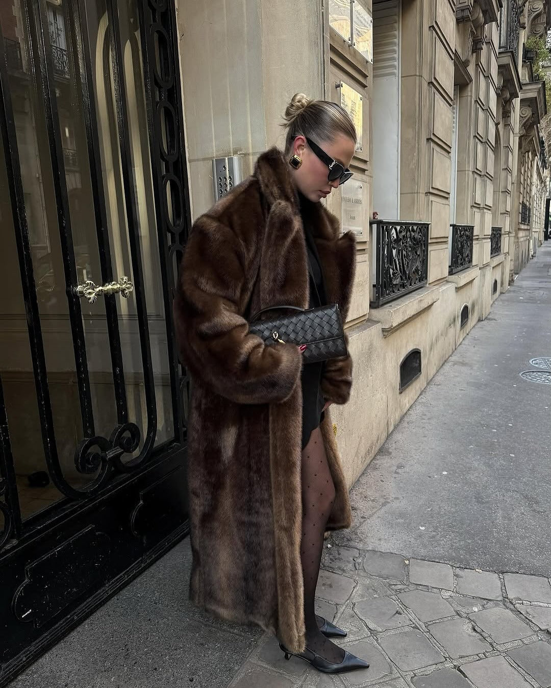 Brown Wool Overcoat for Women - Elegant Long Winter Coat for Timeless Style 0