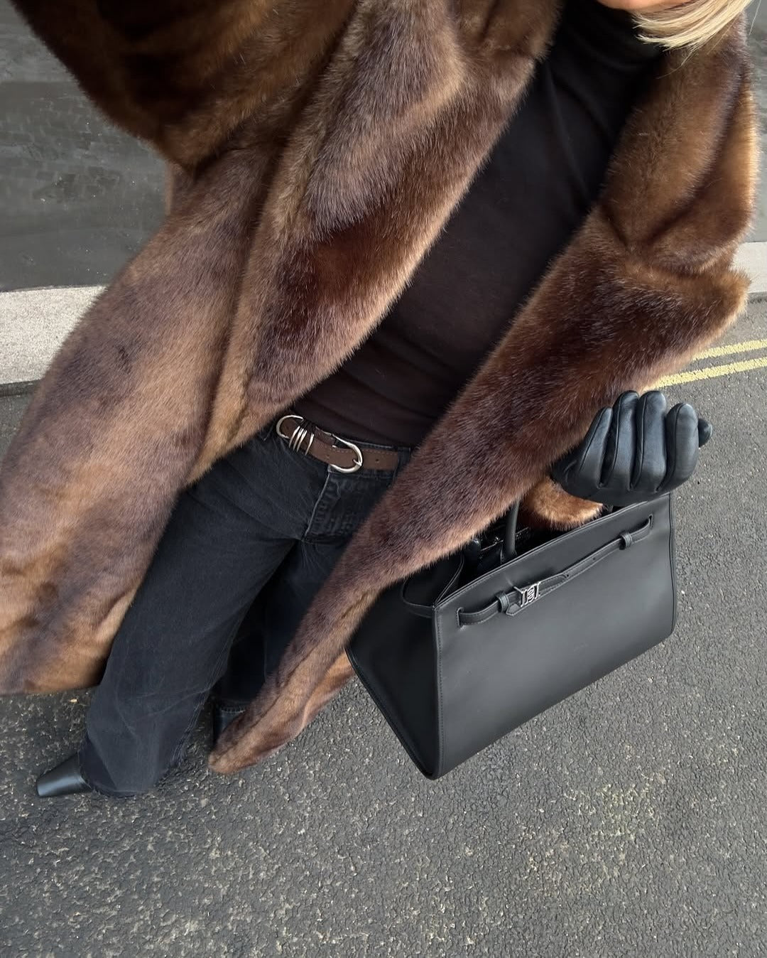 Brown Wool Overcoat for Women - Elegant Long Winter Coat for Timeless Style 4