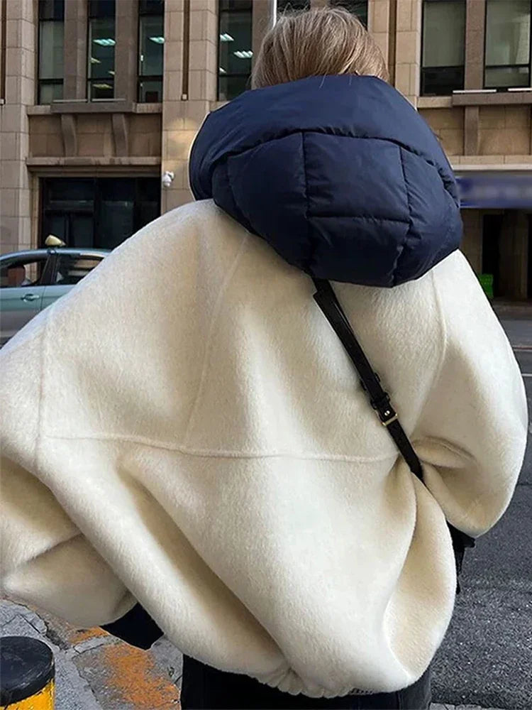 Stylish Wool and Cotton Jacket with Zipper Closure and Pockets 4